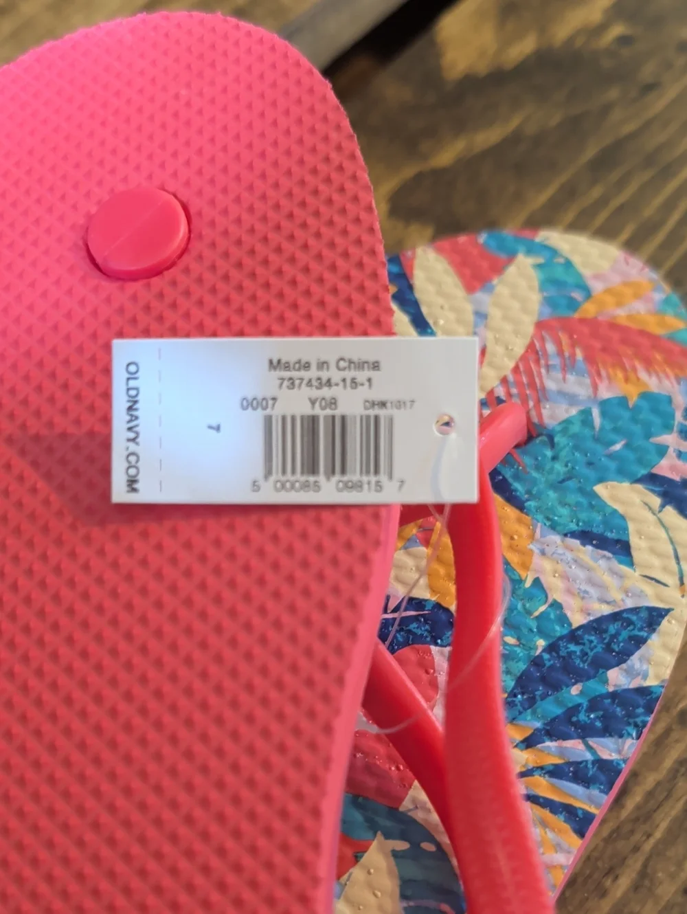 Women's Size 7 Old Navy Tropical Print Flip Flops with Pink Straps